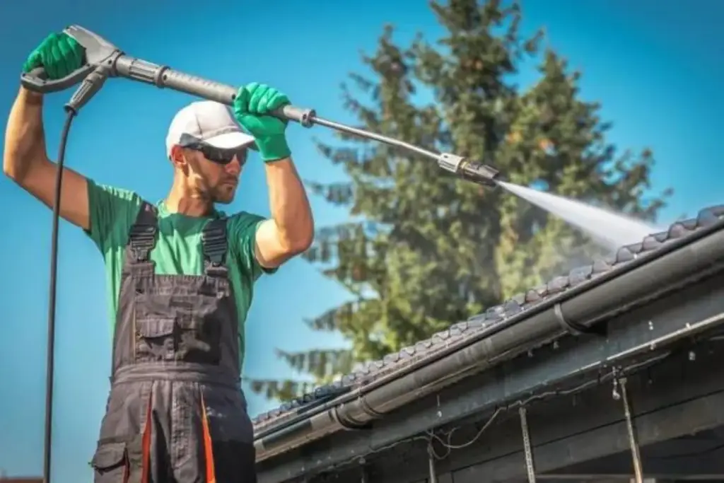 is gutter cleaning a landlord or tenant responsibility