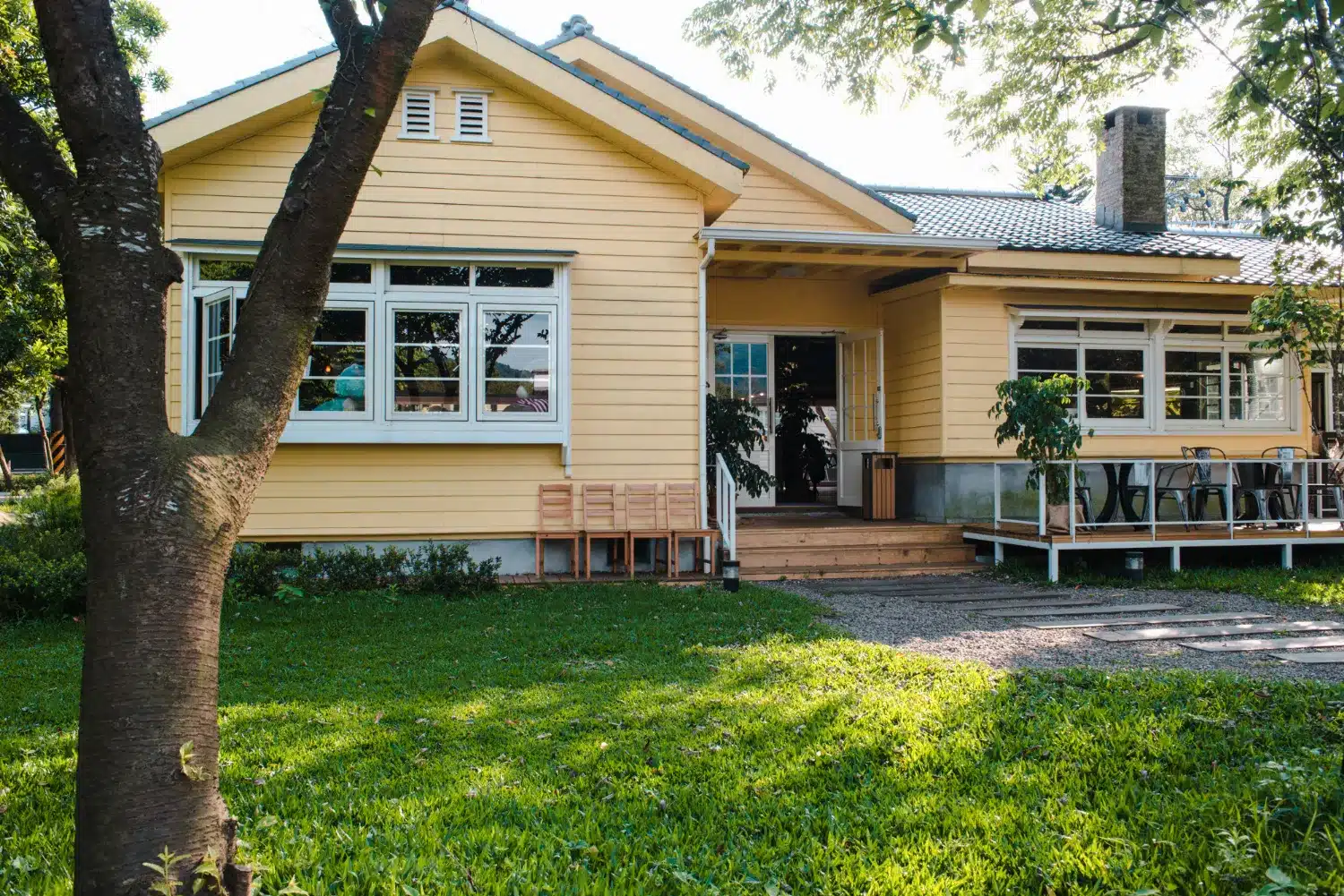 beautiful house with clean windows in emerald park